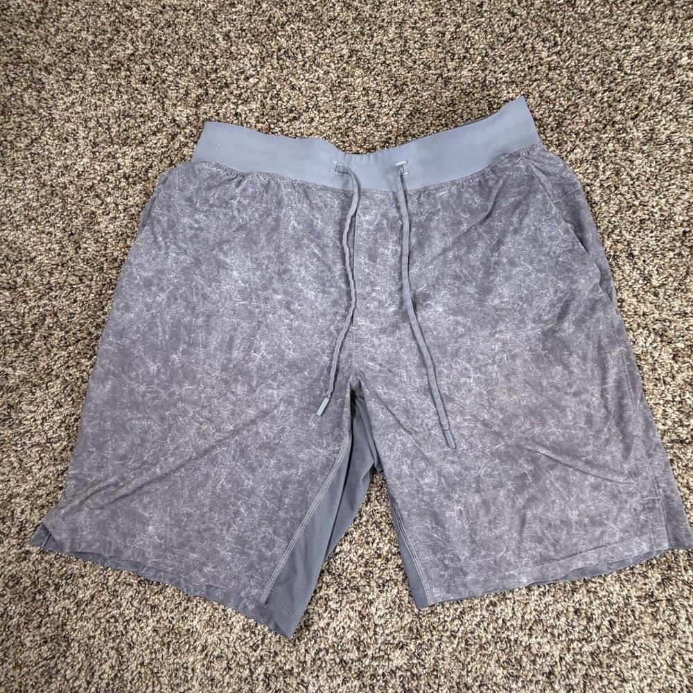 Lululemon T.H.E. Linerless 9" Short Gravel Dust Asphalt Gray Mens Size Large